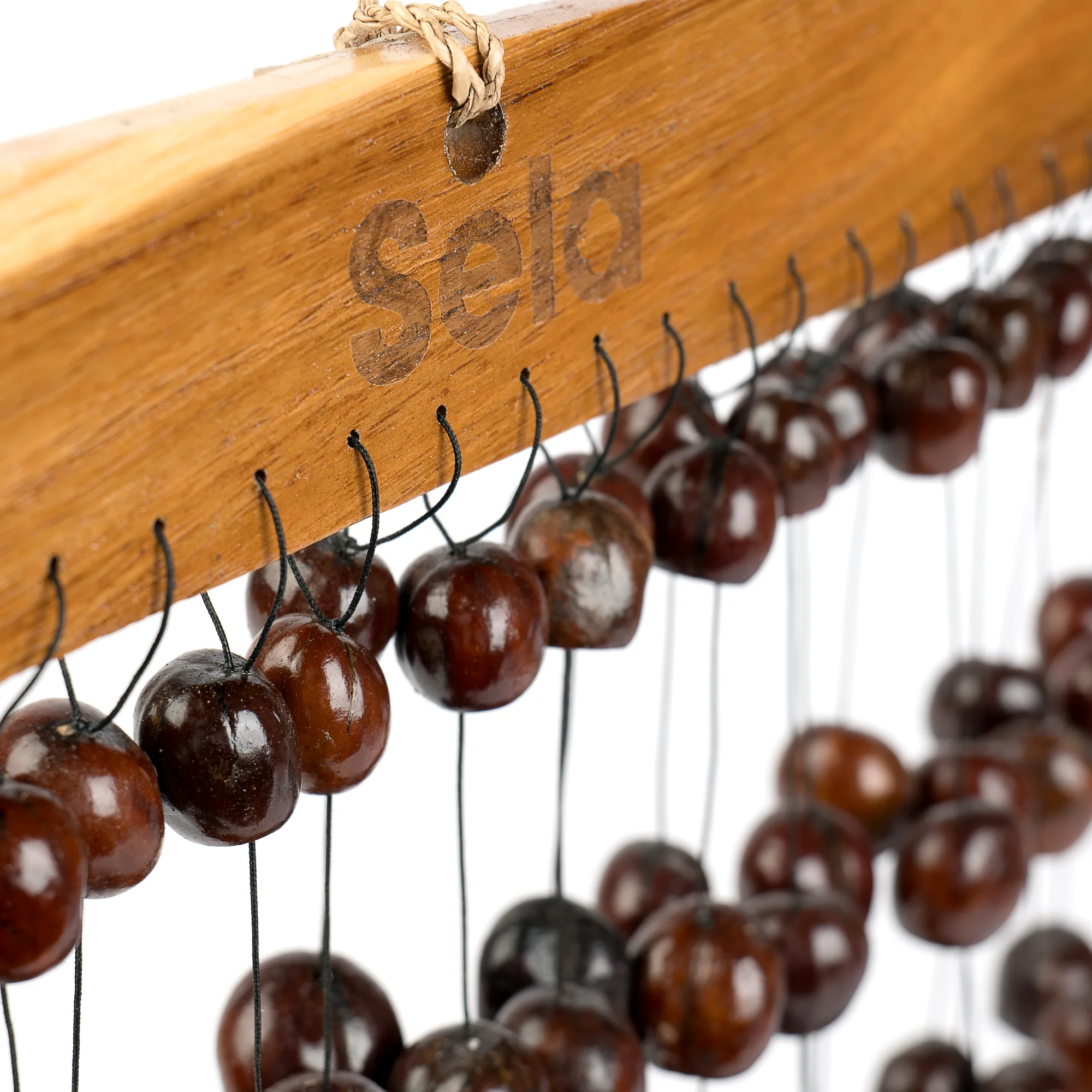 SELA SESDC4 Барчаймс из семян пала, бамбузи на деревянной планке SEED CHIME PALA